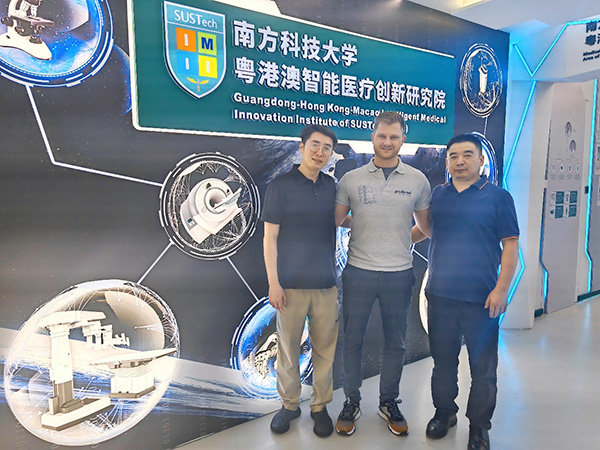Dominik参观南方科技大学粤港澳智能医疗创新研究院